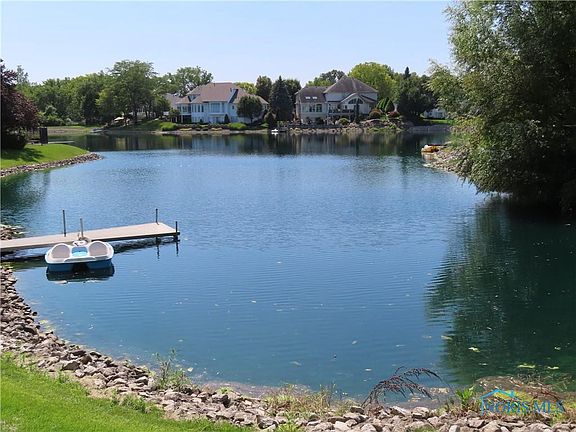3rd image of 792 Deerwood Dr