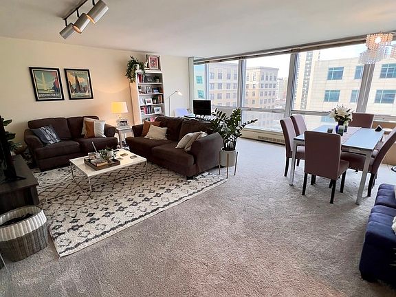 5th image of 340 W Diversey Pkwy APT 1218