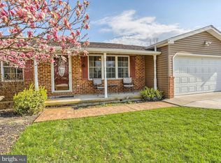 54 Cardinal Dr, Hanover, PA 17331