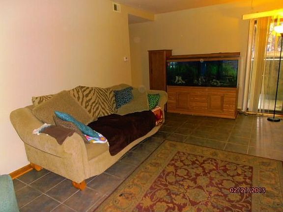 3rd image of 2218 Country Club Dr APT 4