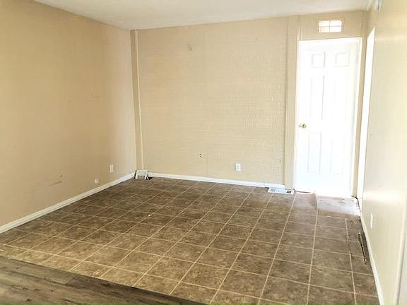 5th image of 825 N Lamb Blvd #102