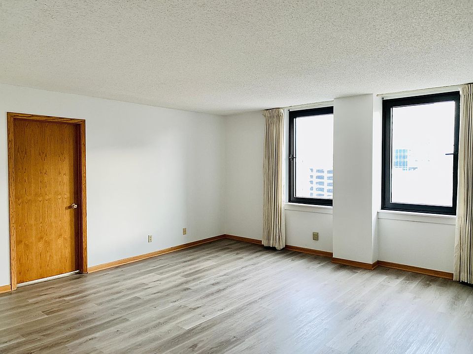 1st image of 220 Broadway Ave S APT 911