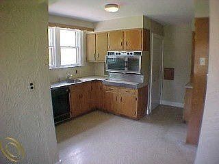 3rd image of 4444 Arlington Dr