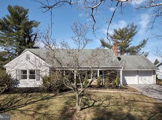 61 Tennyson Ln, Willingboro, NJ 08046