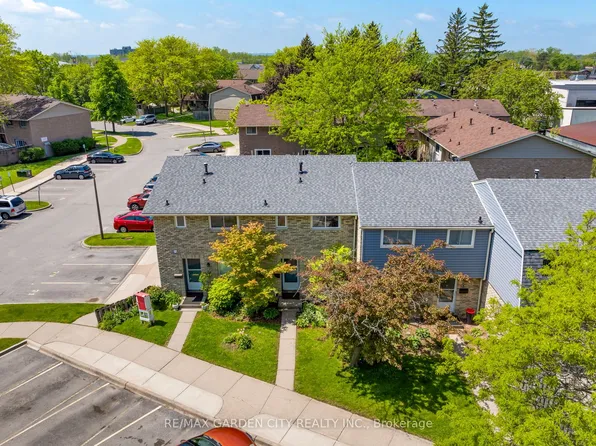 75 Ventura Dr #32, Saint Catharines, ON L2R 7J7