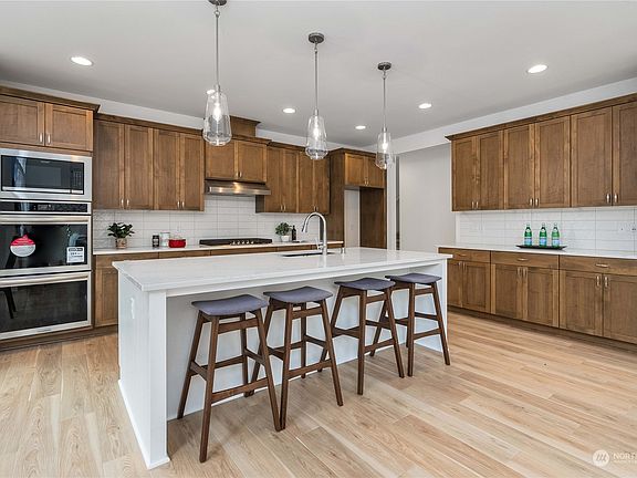 5th image of 5483 Animal Avenue NE