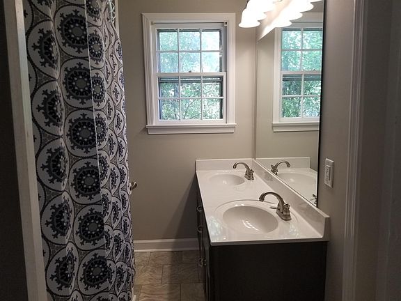 5th image of 126 Hickory Grove Blvd