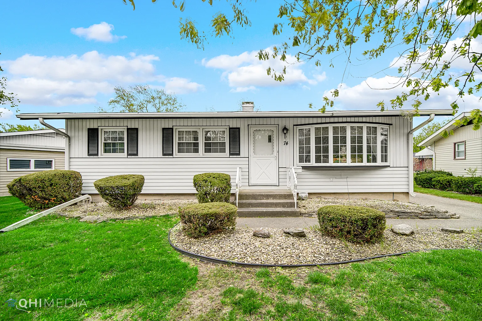 74 Arrowhead Dr photo 1