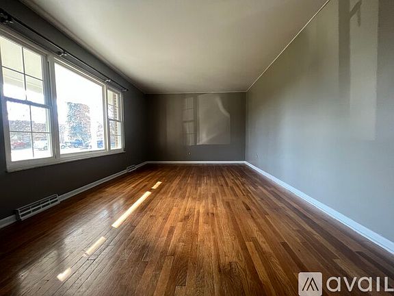 3rd image of 4994 Woodbriar Pl