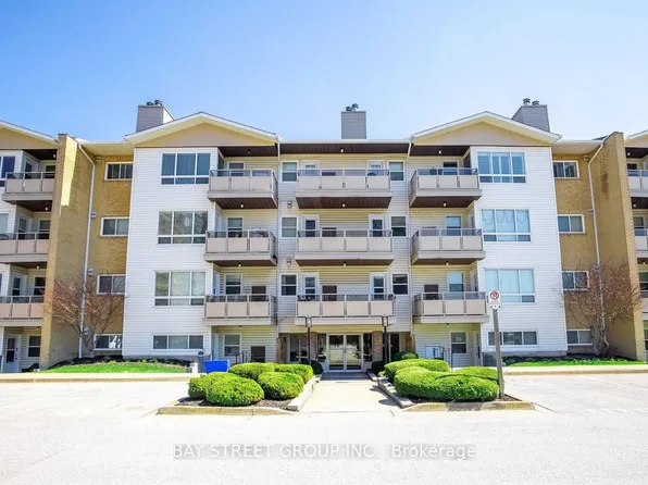 78 Roehampton Ave #213, Saint Catharines, ON L2M 7W9