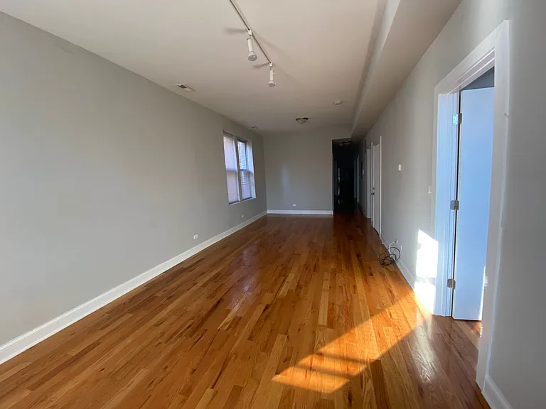 2540-42 W Augusta Blvd — Photo 2