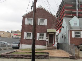 16 Glen St, Cliffside Park, NJ 07010