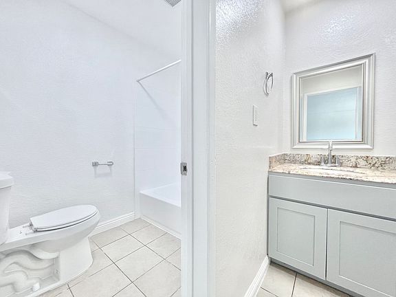 5th image of 3360 W Lincoln Ave #410