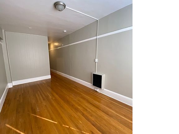 3rd image of 437 Hyde St #8