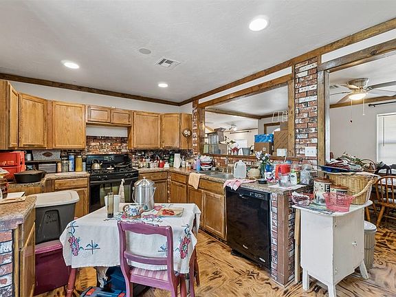 5th image of 1032 Hazelwood Dr