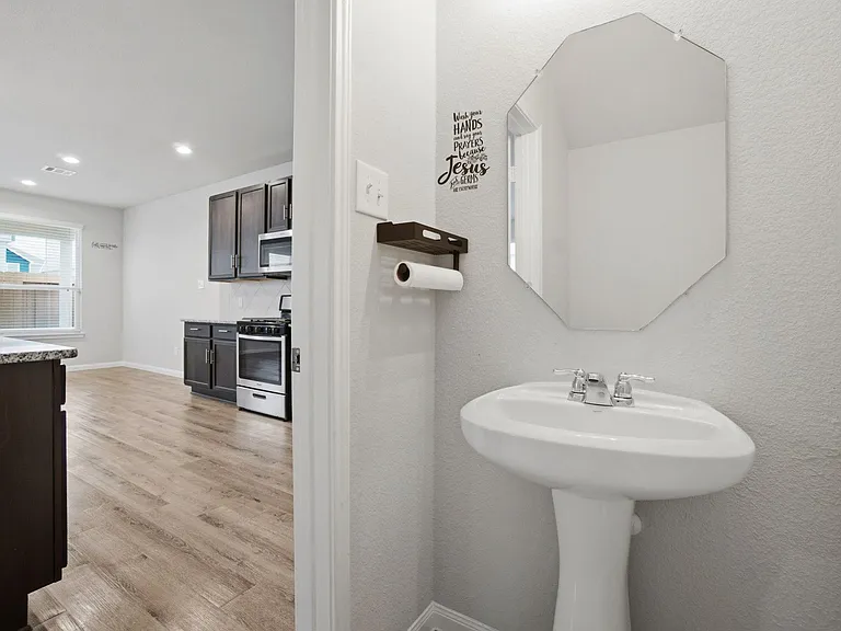 22210 Great Royal Ln — Photo 15