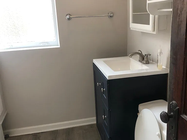 1264 W Winnemac Ave #2F — Photo 18