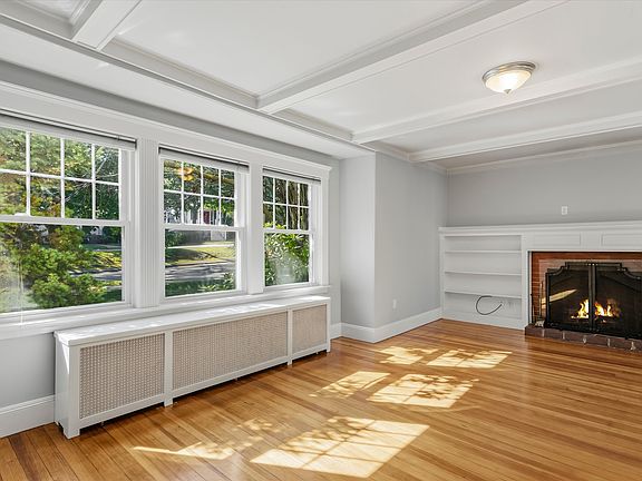 3rd image of 306 Edge Hill Rd #2
