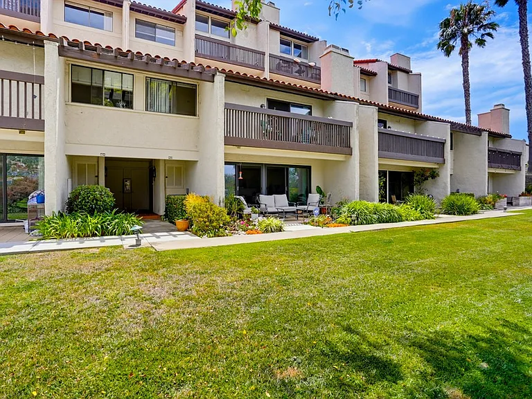 2508 Navarra Dr #403 — Photo 1