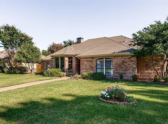 3rd image of 3916 Mesa Dr