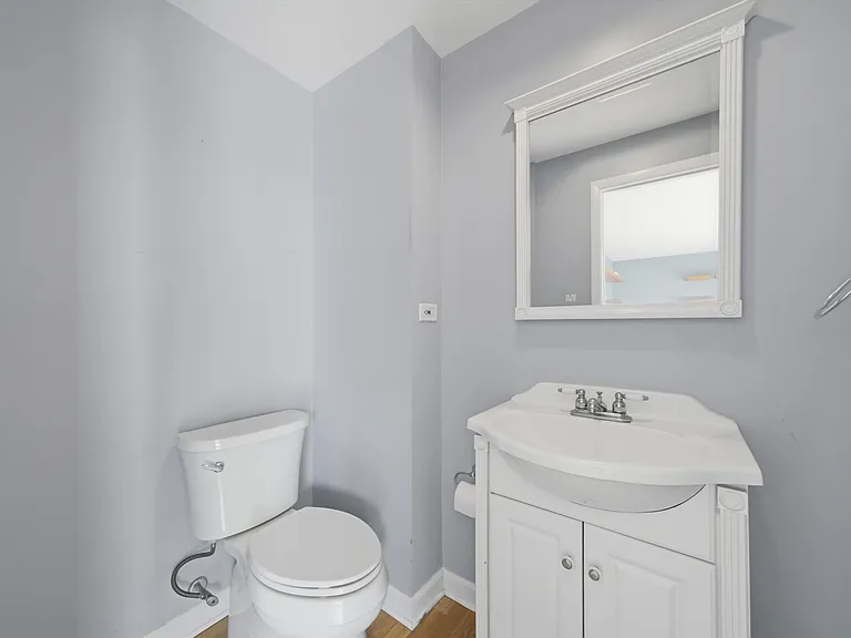 166 W Bradley St — Photo 2