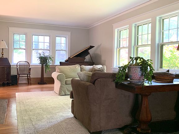Living Room 27 x 12