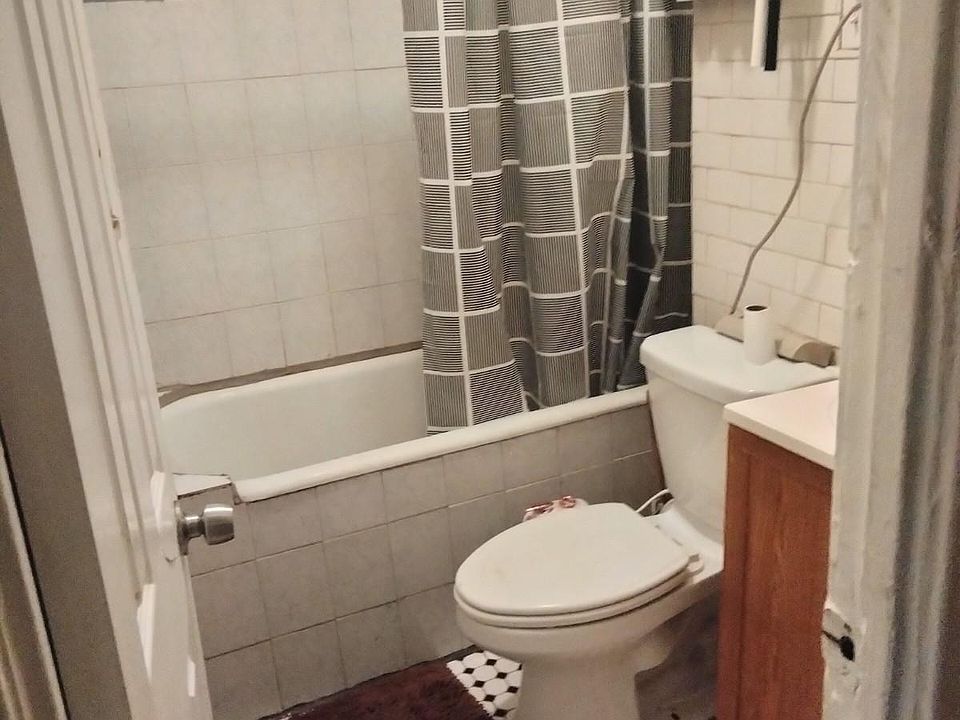 2nd image of 9161 86th St