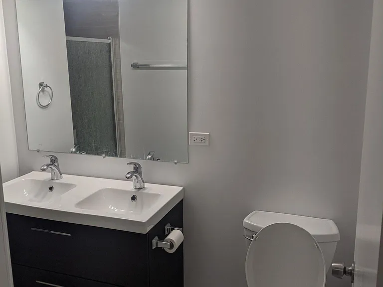 1911 W Estes Ave #1 — Photo 21