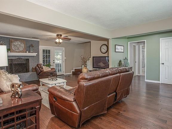 5th image of 3824 Wilkie Way