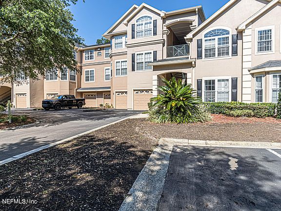 5th image of 13810 SUTTON PARK Drive #1221