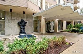 1st image of 555 W Cornelia Ave APT 1701