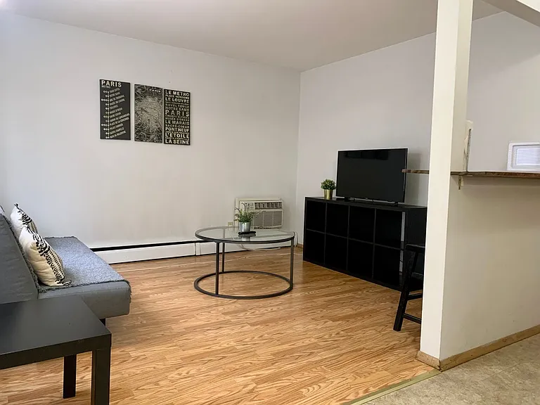 1657 N Astor St — Photo 13