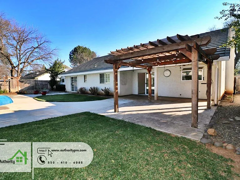 2378 Castlewood Dr — Photo 30