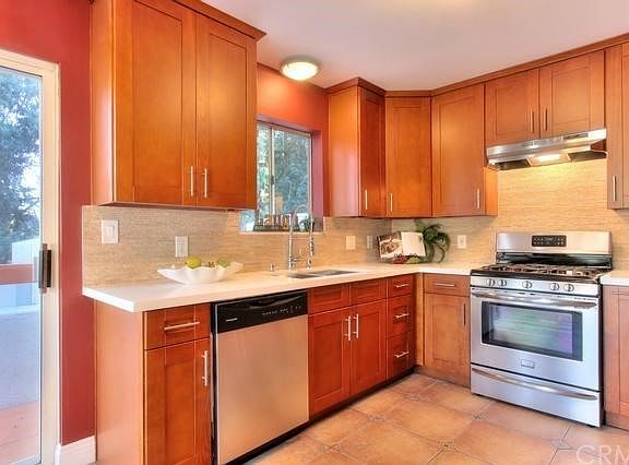 4th image of 2410 Yosemite Dr