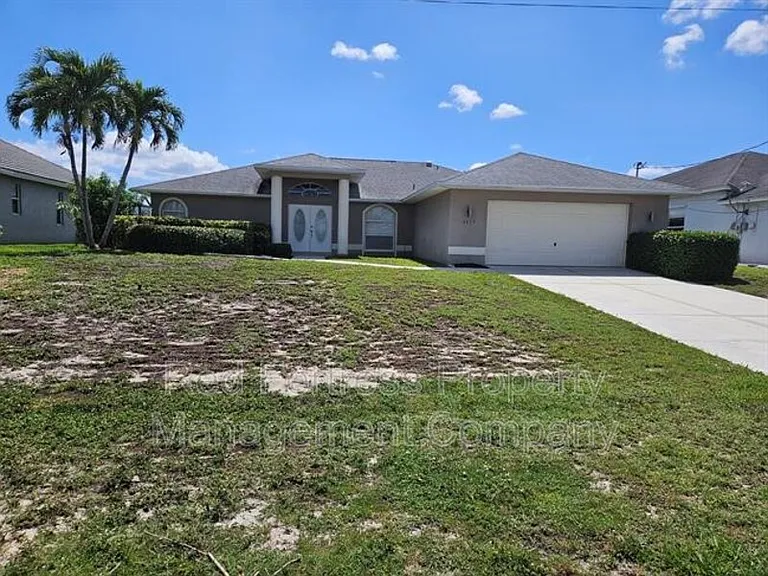 2613 SW 15th Ave — Photo 1