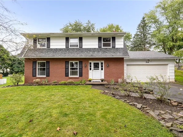 30 Waterford Way, Fairport, NY 14450