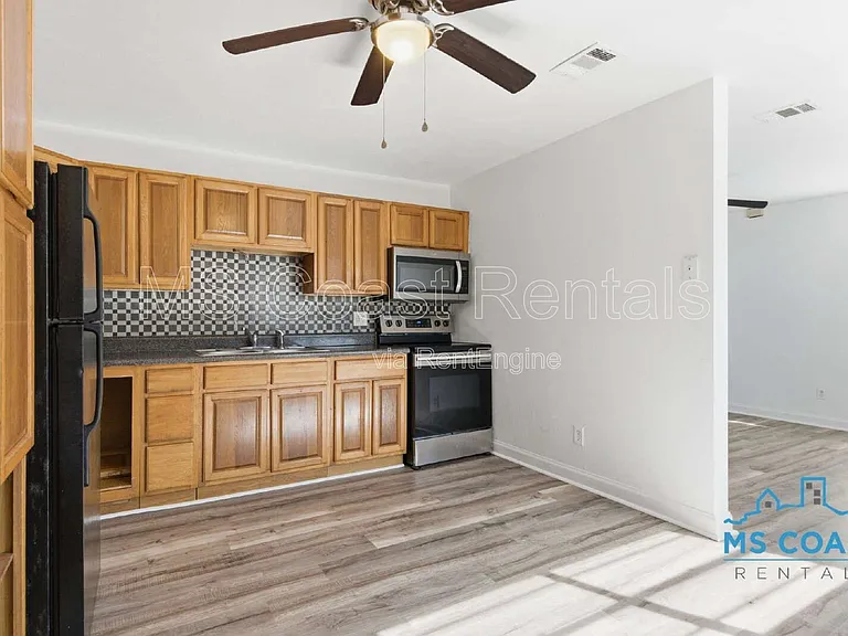 3007 Meteor St — Photo 7