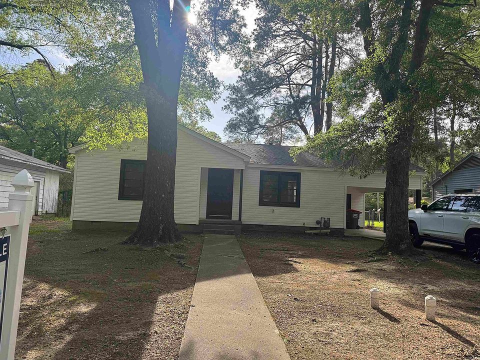 1st image of 2818 Edgewood Dr