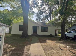 2818 Edgewood Dr, Pine Bluff, AR 71603