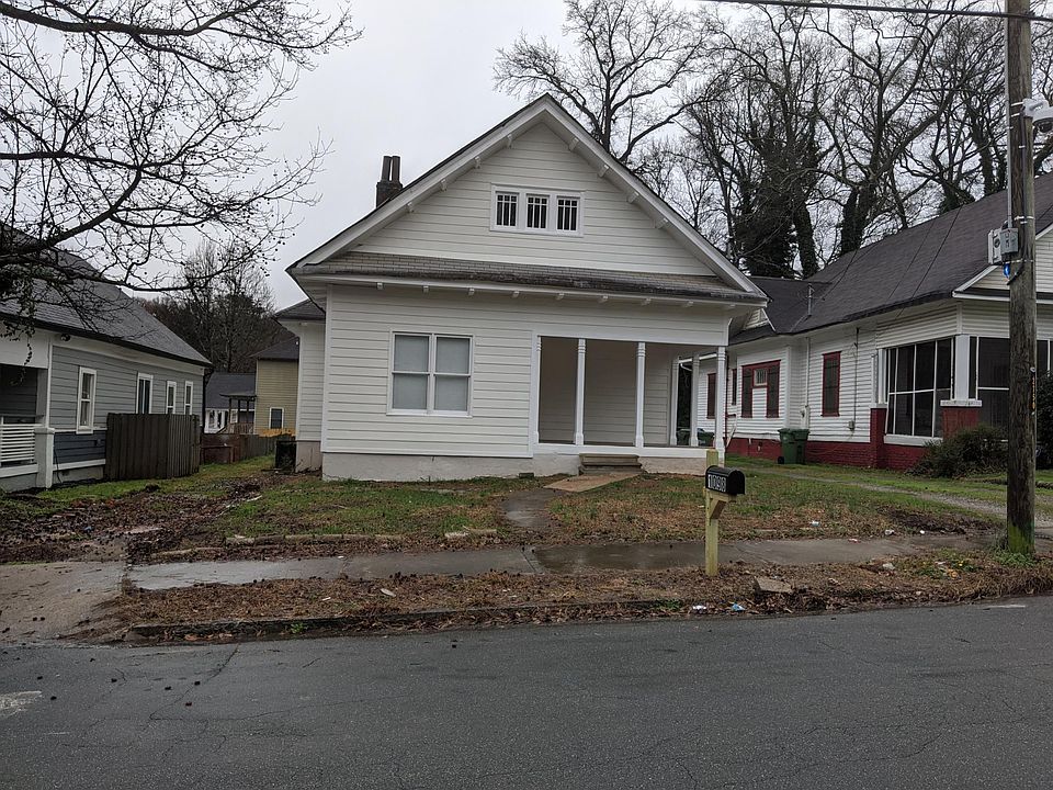 Walking distance from Morehouse College and Atlanta Beltline Trail