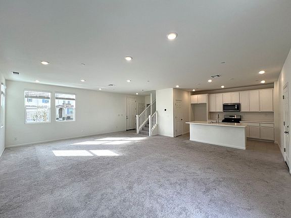 3rd image of 10451 Angsley Dr