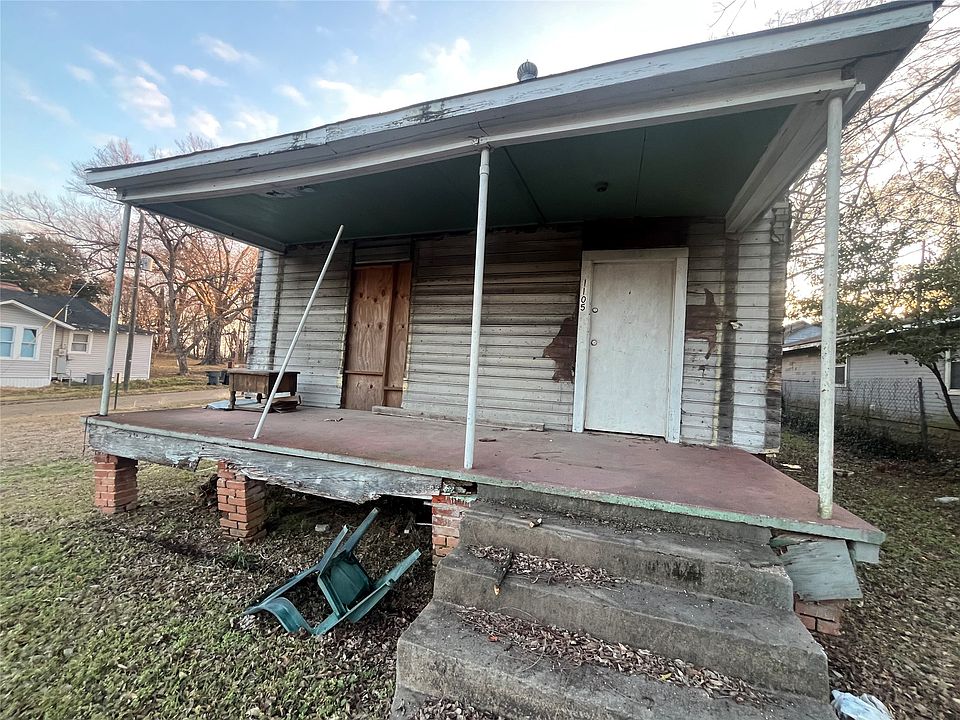 1st image of 1105 Foster St