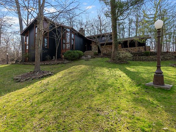 2nd image of 1514 Sylvan Ln