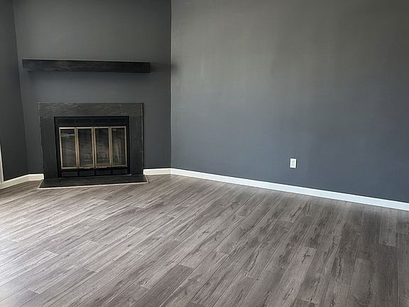 2nd image of 262 London Ct