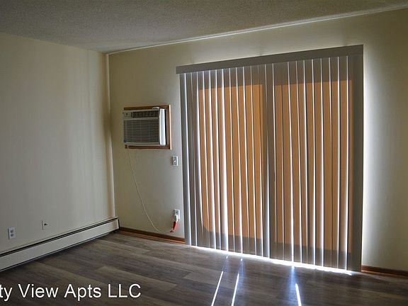 4th image of 2400 N 8th St #Cva5