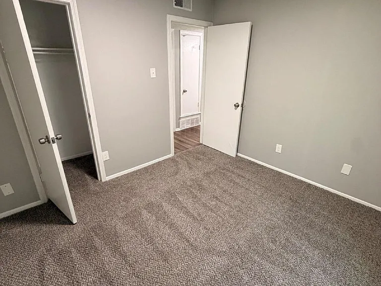 691 Creekstone Cir — Photo 11