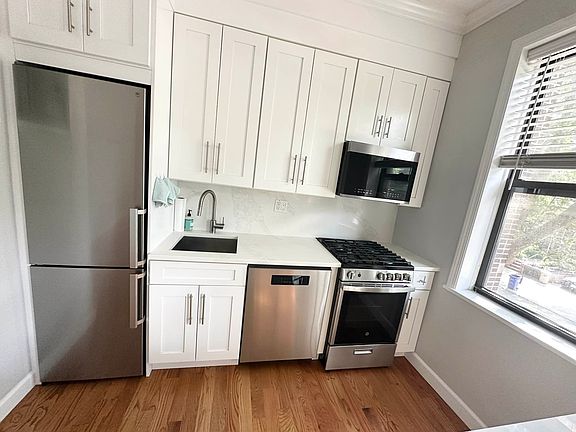 2nd image of 34-36 28th St #2F