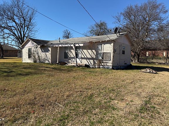 3rd image of 529 Poplar St