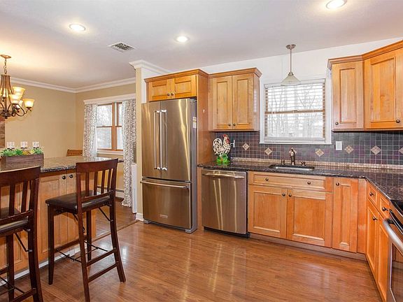 4th image of 503 Lockwood Dr