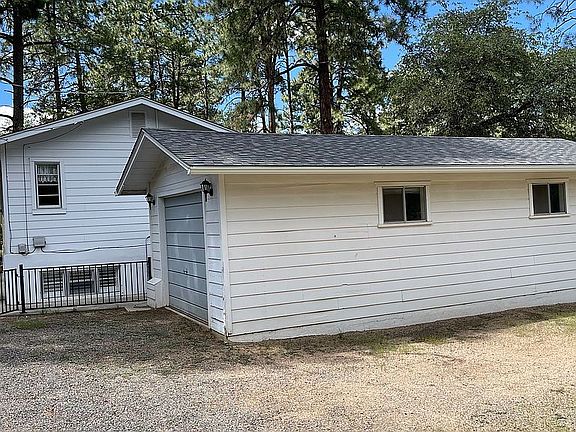 3rd image of 1078 E Woodland Dr